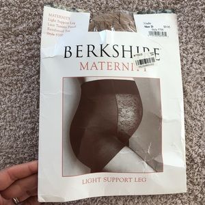 Materinity Pantyhose Light support High Waist Berkshire Nude size D